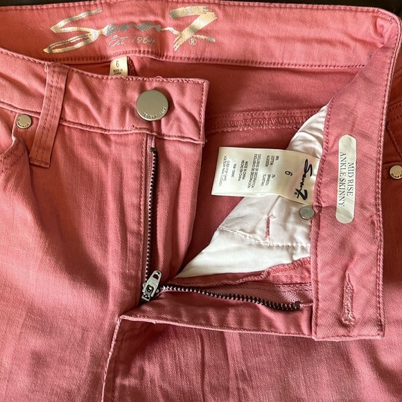 Seven7 Mid Rise Ankle Skinny Jean Pink Size 6 NWOT - Picture 2 of 6